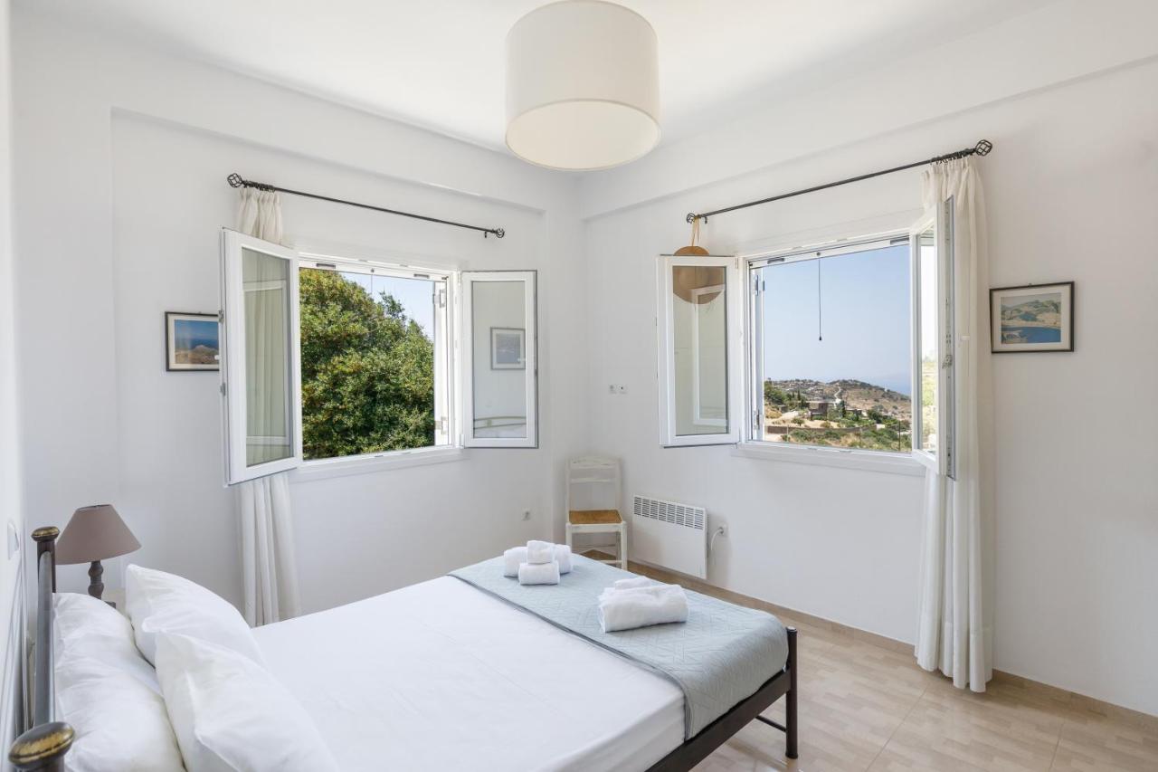 Cycladic With Sea View! Villa Ioulis