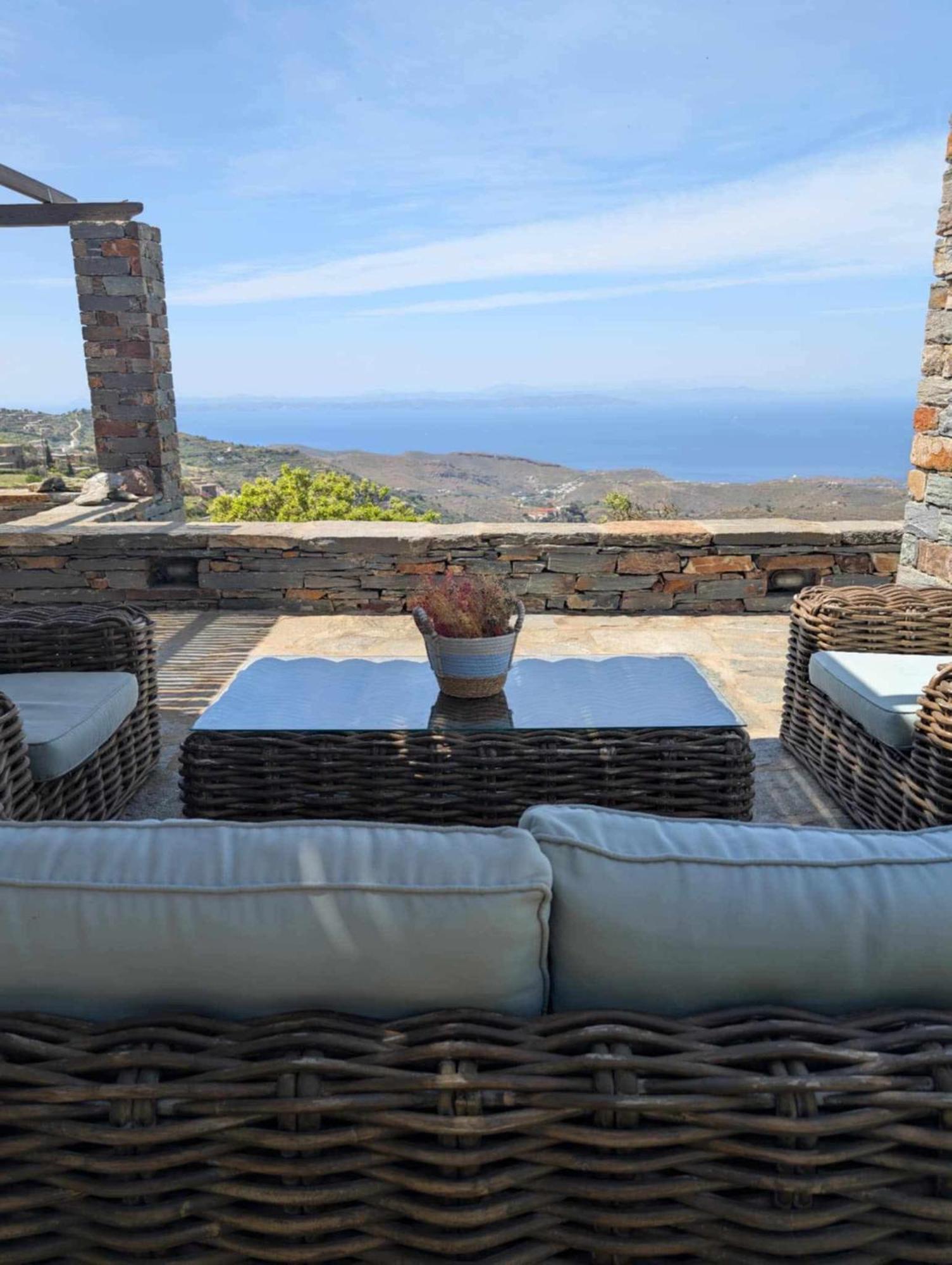 Villa Cycladic With Sea View! Ioulis